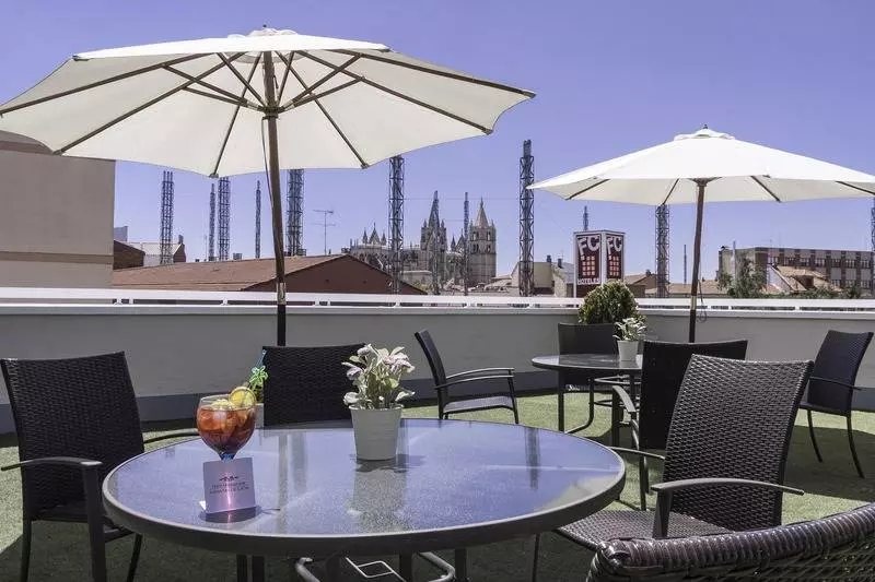 Hotel Fc Infantas De Leon