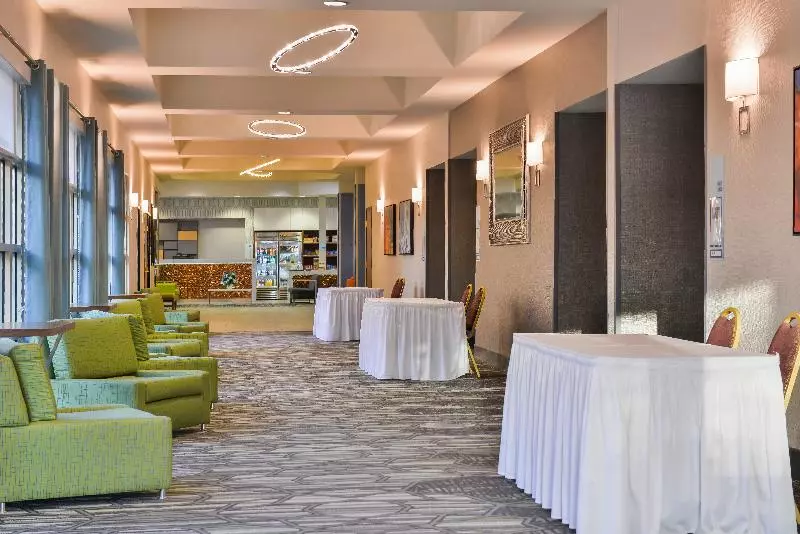 ホテル Holiday Inn Express & Suites Elk Grove Central Hwy 99, An Ihg