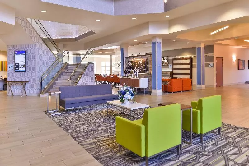 ホテル Holiday Inn Express & Suites Elk Grove Central Hwy 99, An Ihg