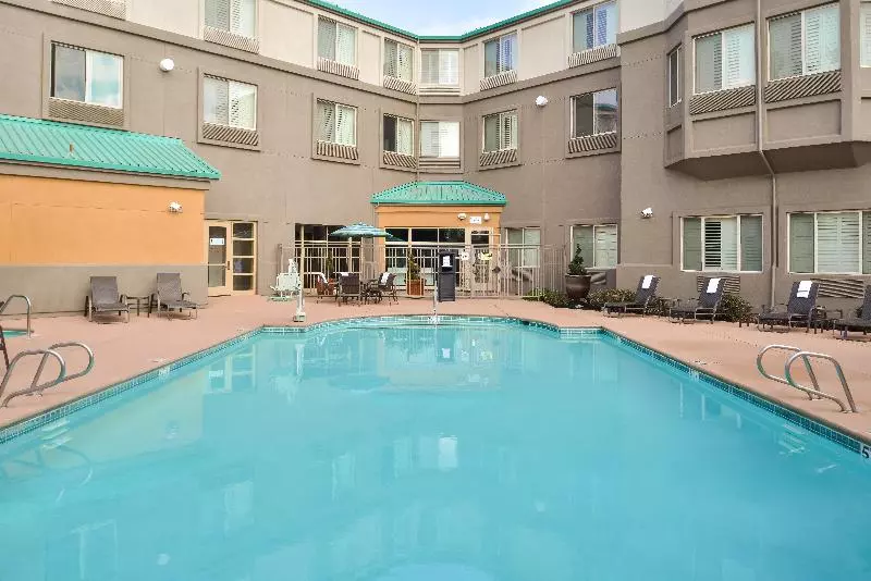ホテル Holiday Inn Express & Suites Elk Grove Central Hwy 99, An Ihg