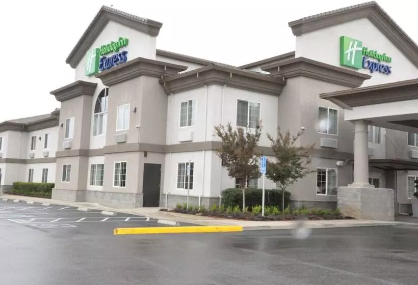 Отель Holiday Inn Express & Suites Jackson, An Ihg
