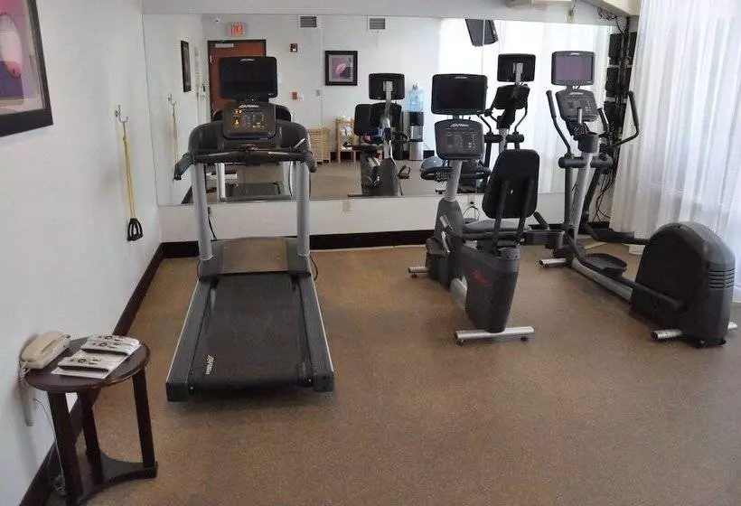 Отель Holiday Inn Express & Suites Jackson, An Ihg