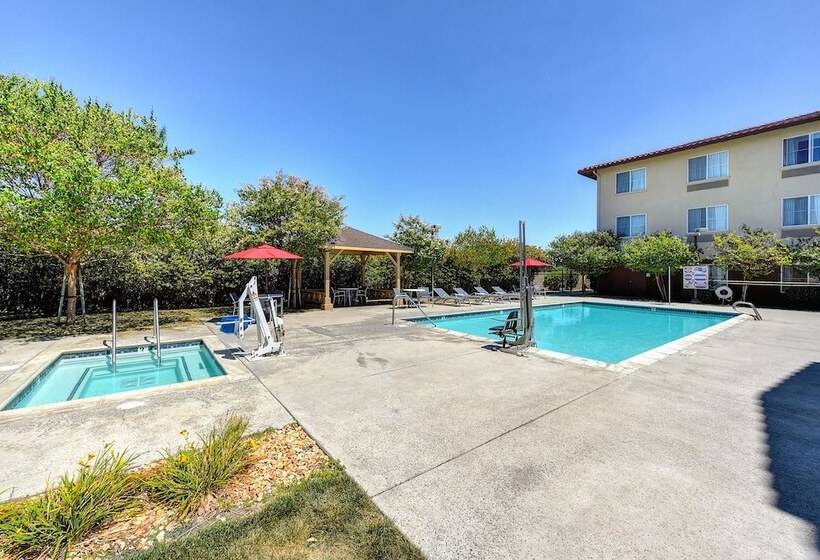 Holiday Inn Express Hotel & Suites Manteca, An Ihg