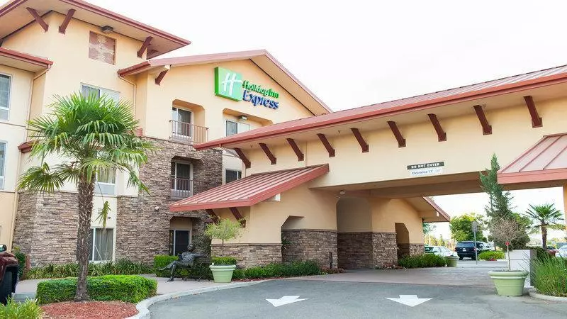 Отель Holiday Inn Express Turlock, An Ihg