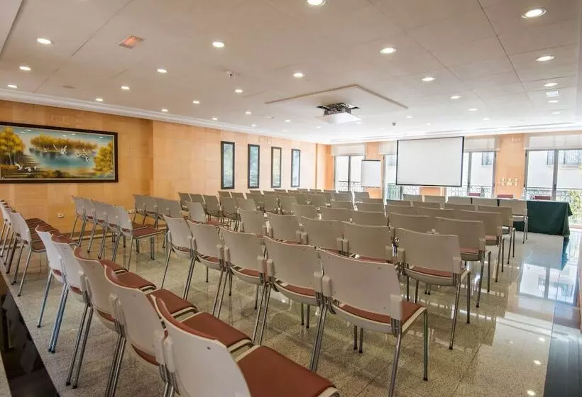 هتل Vp Metropolitano