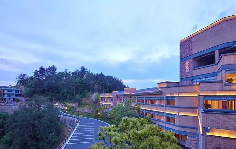 Hotelli Bright Qiandaolake Resort