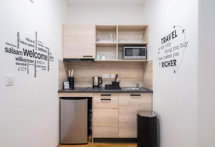 Ea Aparthotel Melantrich