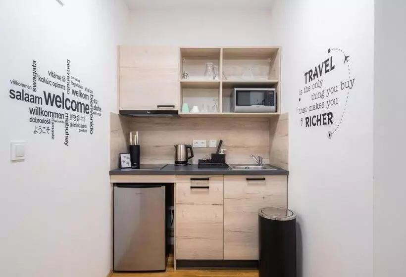 Ea Aparthotel Melantrich