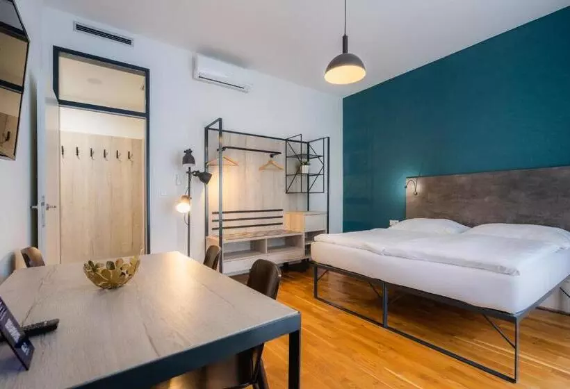 Ea Aparthotel Melantrich