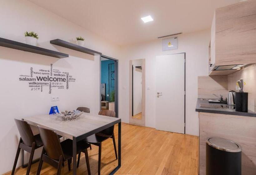 Ea Aparthotel Melantrich