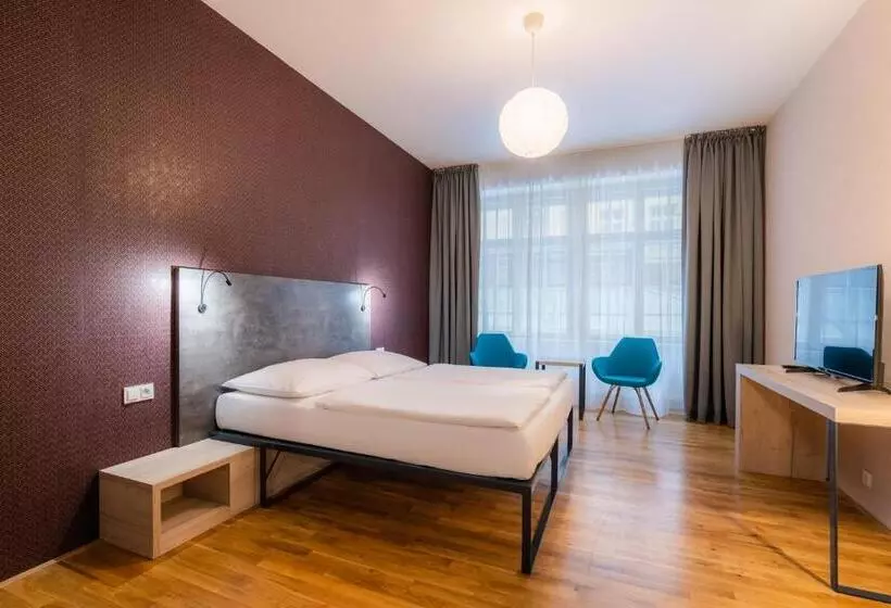 Ea Aparthotel Melantrich