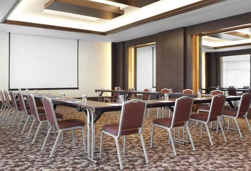 هتل Four Points By Sheraton Le Verdun