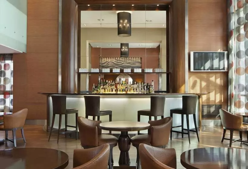 هتل Four Points By Sheraton Le Verdun