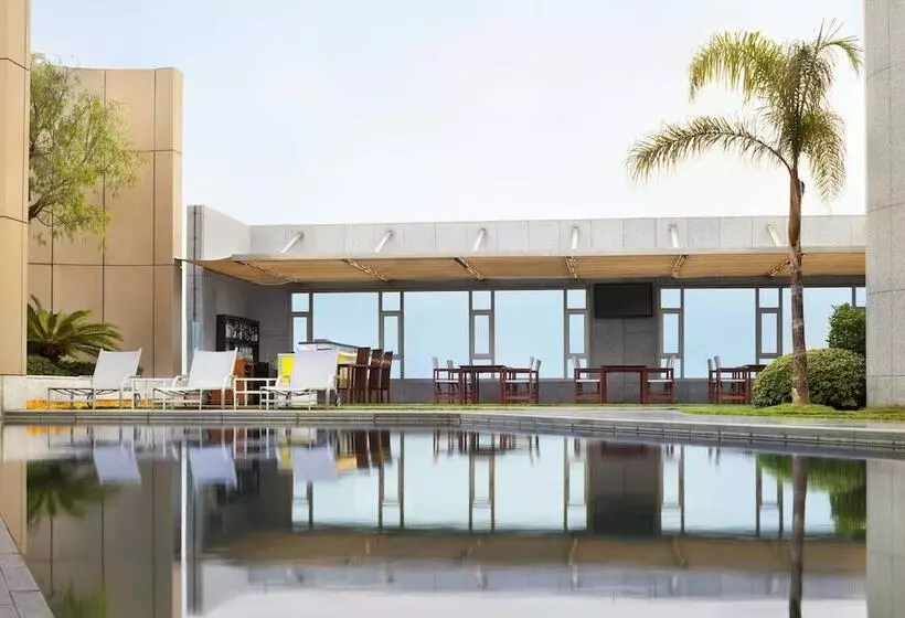 هتل Four Points By Sheraton Le Verdun