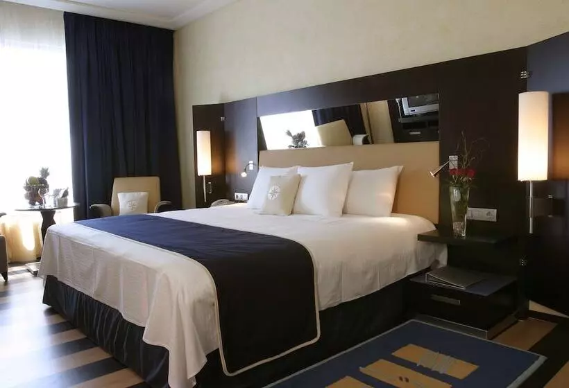 هتل Four Points By Sheraton Le Verdun