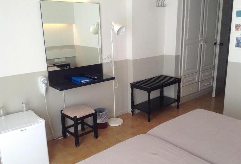 فندق Kamari Beach