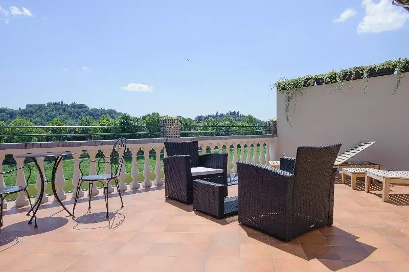 Hotelli Lungarno Vespucci 50