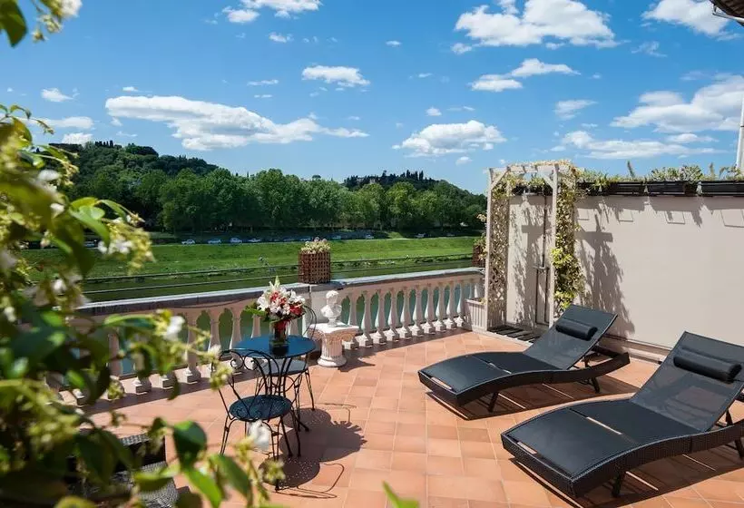 Hotelli Lungarno Vespucci 50