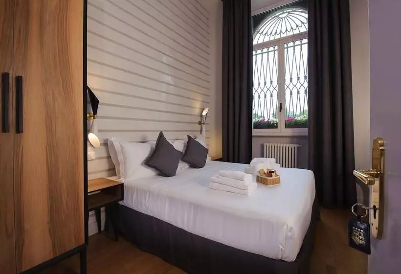 Hotelli Lungarno Vespucci 50