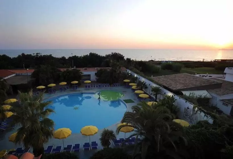 Отель Marina Club