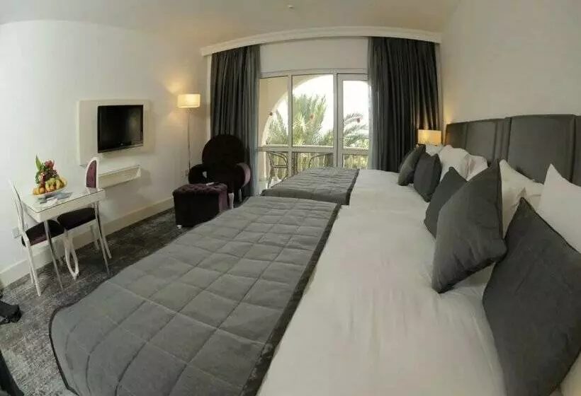 Отель Oscar Resort