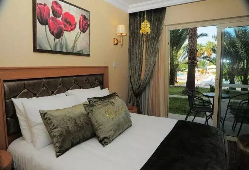 Отель Oscar Resort