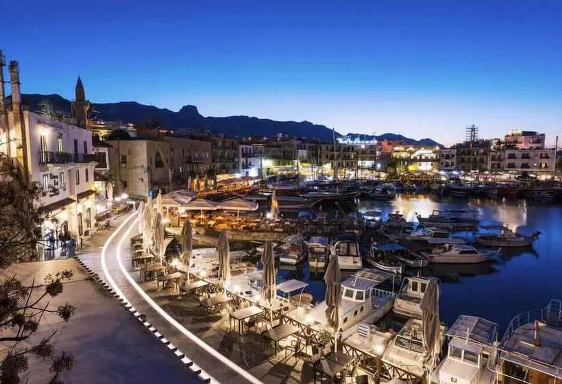 Отель Oscar Resort