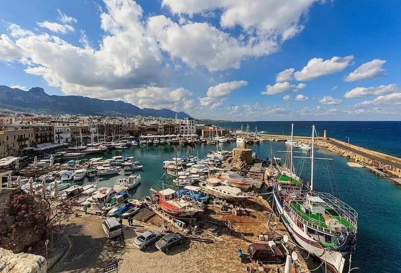 Отель Oscar Resort