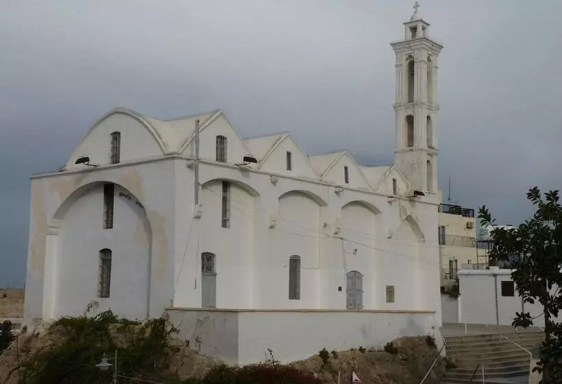 Отель Oscar Resort