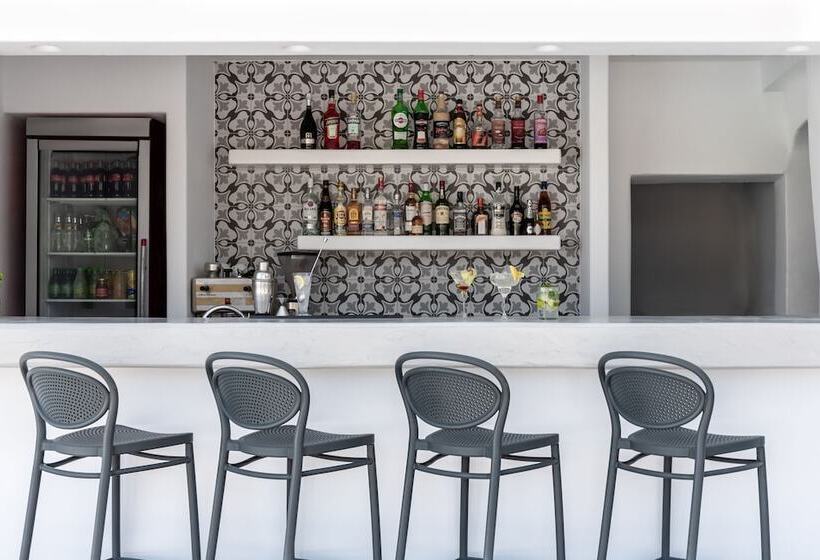 Hotel Rivari Santorini