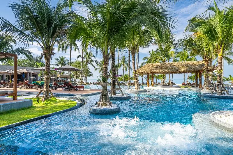 호텔 La Flora Khao Lak Sha Extra Plus