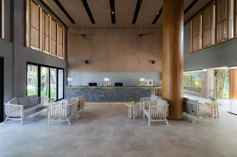 호텔 La Flora Khao Lak Sha Extra Plus