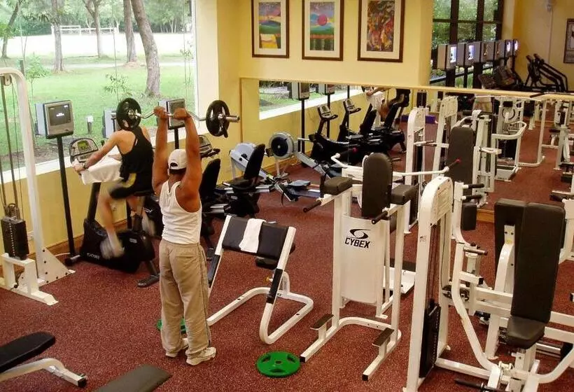 Отель Miri Marriott Resort & Spa