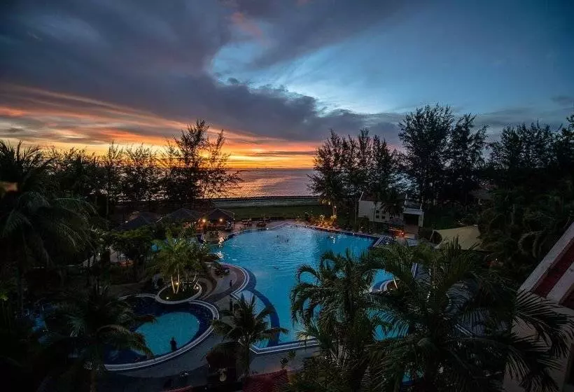 Отель Miri Marriott Resort & Spa