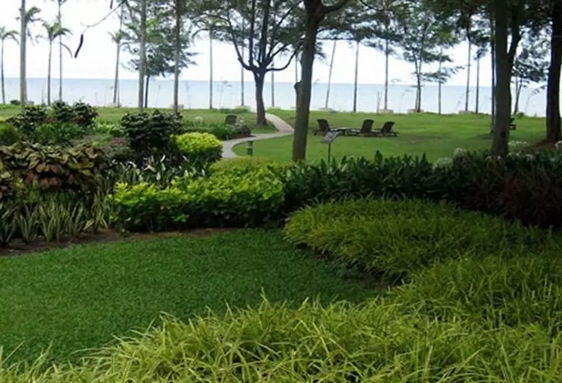 Отель Miri Marriott Resort & Spa