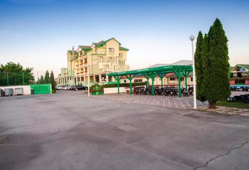 Отель President