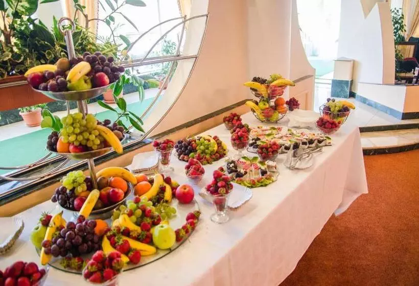 Отель President