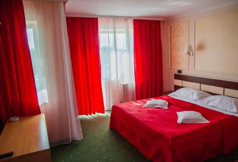 Отель President