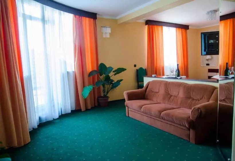 Отель President