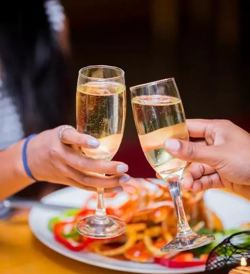 Sandown Regency Hotel & Apartments