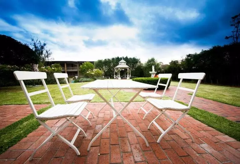 Sandown Regency Hotel & Apartments