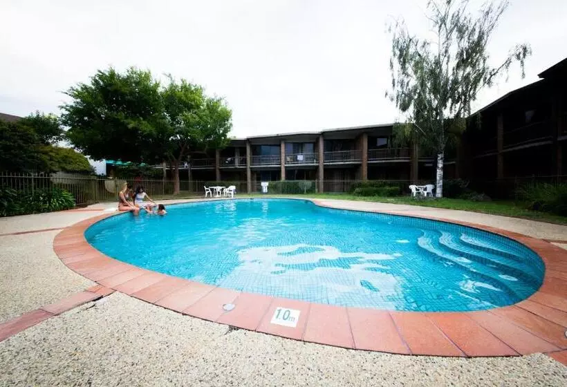 Sandown Regency Hotel & Apartments