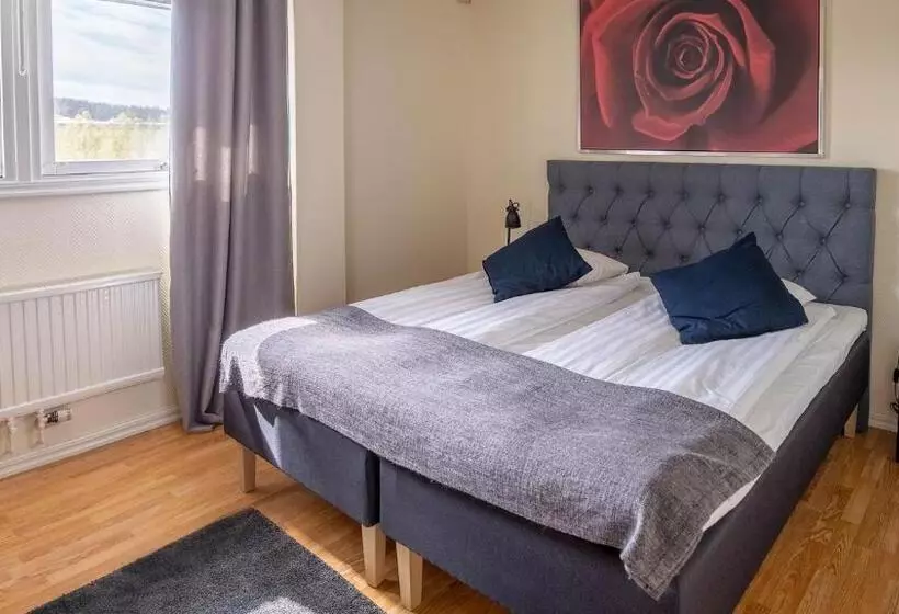 Treetop Spa Hangout & Hotel