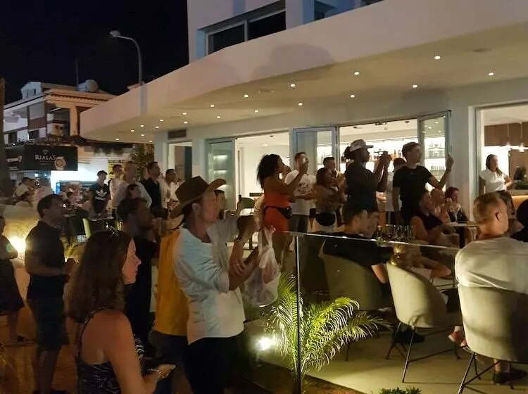 Anthea Hotel Apartments