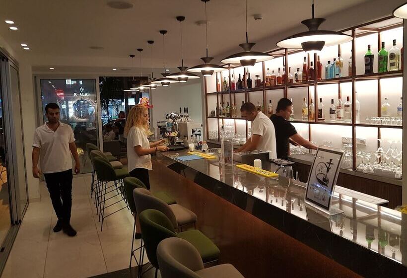 Anthea Hotel Apartments