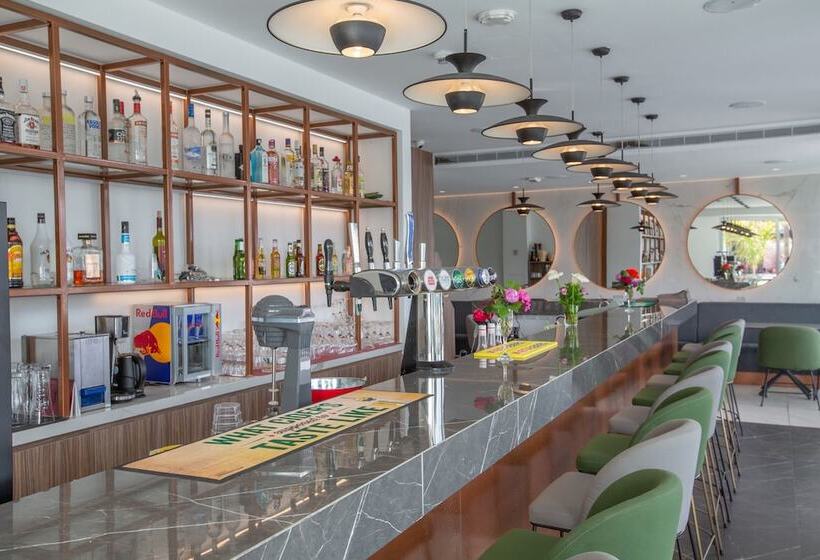 Anthea Hotel Apartments