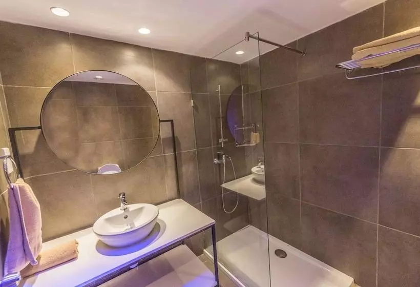 Anthea Hotel Apartments