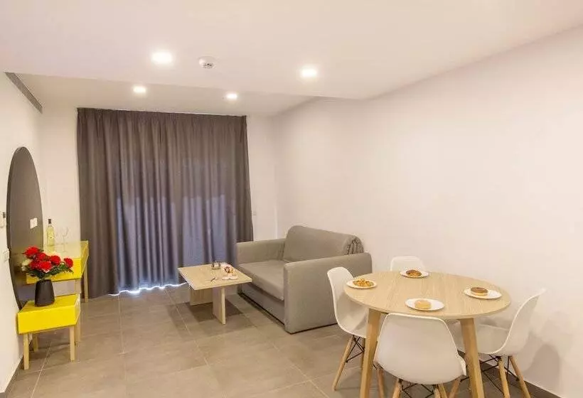 Anthea Hotel Apartments