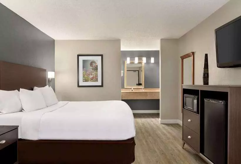 ホテル Baymont By Wyndham Wilmington