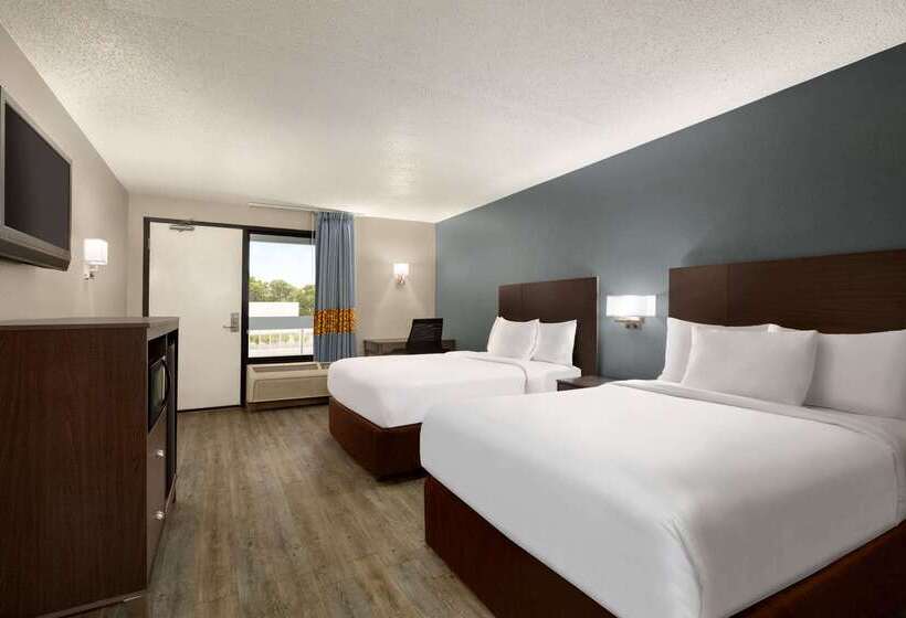 هتل Baymont By Wyndham Wilmington